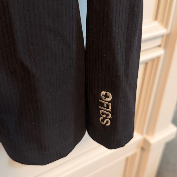 Figs Black Ribbed Long Sleeve Crew Top - Picture 3 of 4